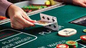 Tập trung quan sát khi chơi baccarat để có bước đi thông minh